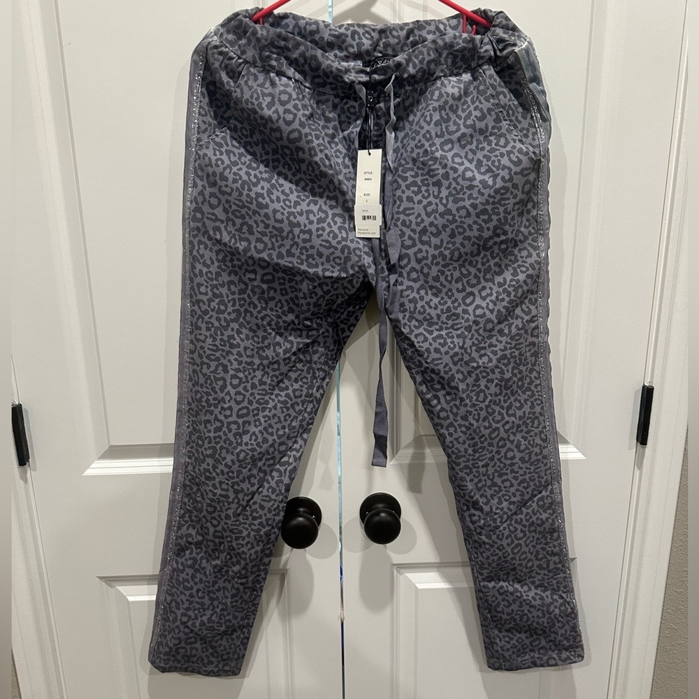 FloraAshley straight leg crop leopard pants with shimmer detail on sides